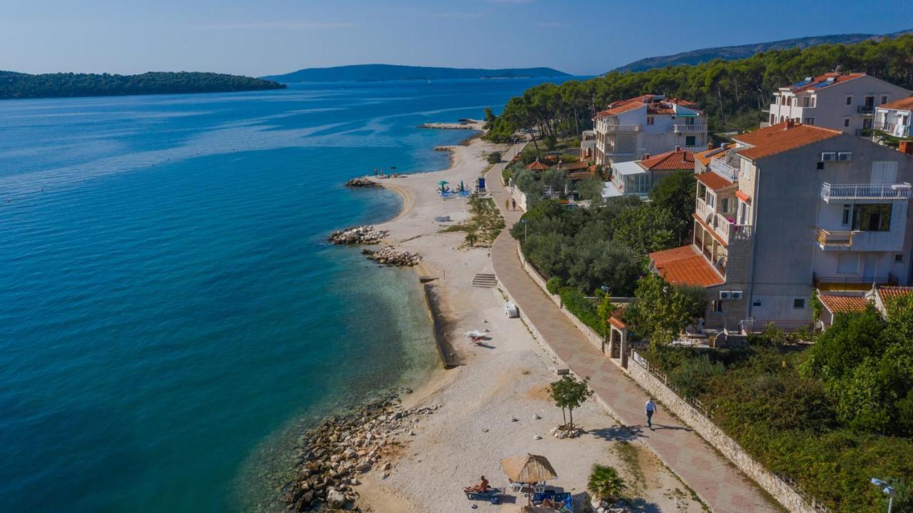 Apartments Marko Trogir Bagian luar foto