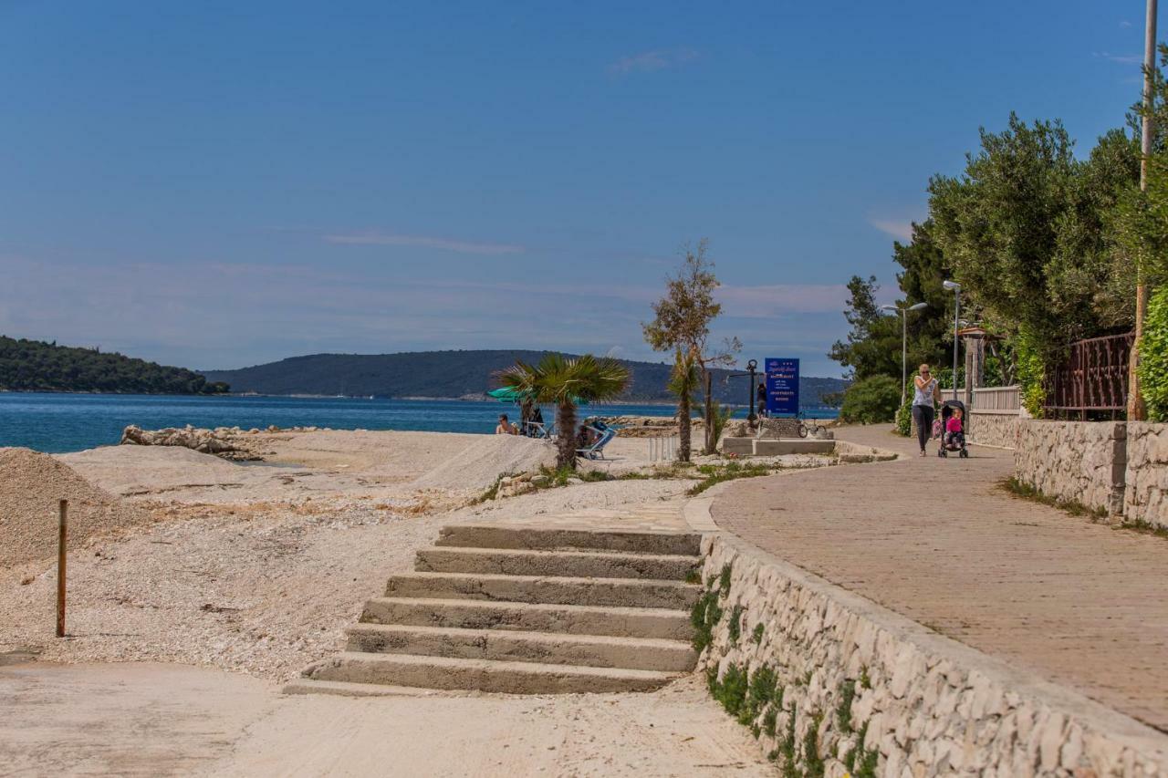 Apartments Marko Trogir Bagian luar foto